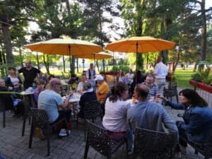 Apéritif dînatoire après le tournoi de minigolf à Lausanne-Bellerive